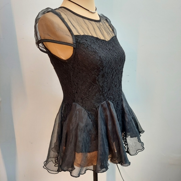 Black Mesh and Lace Coctail Dress - Picture 4 of 16